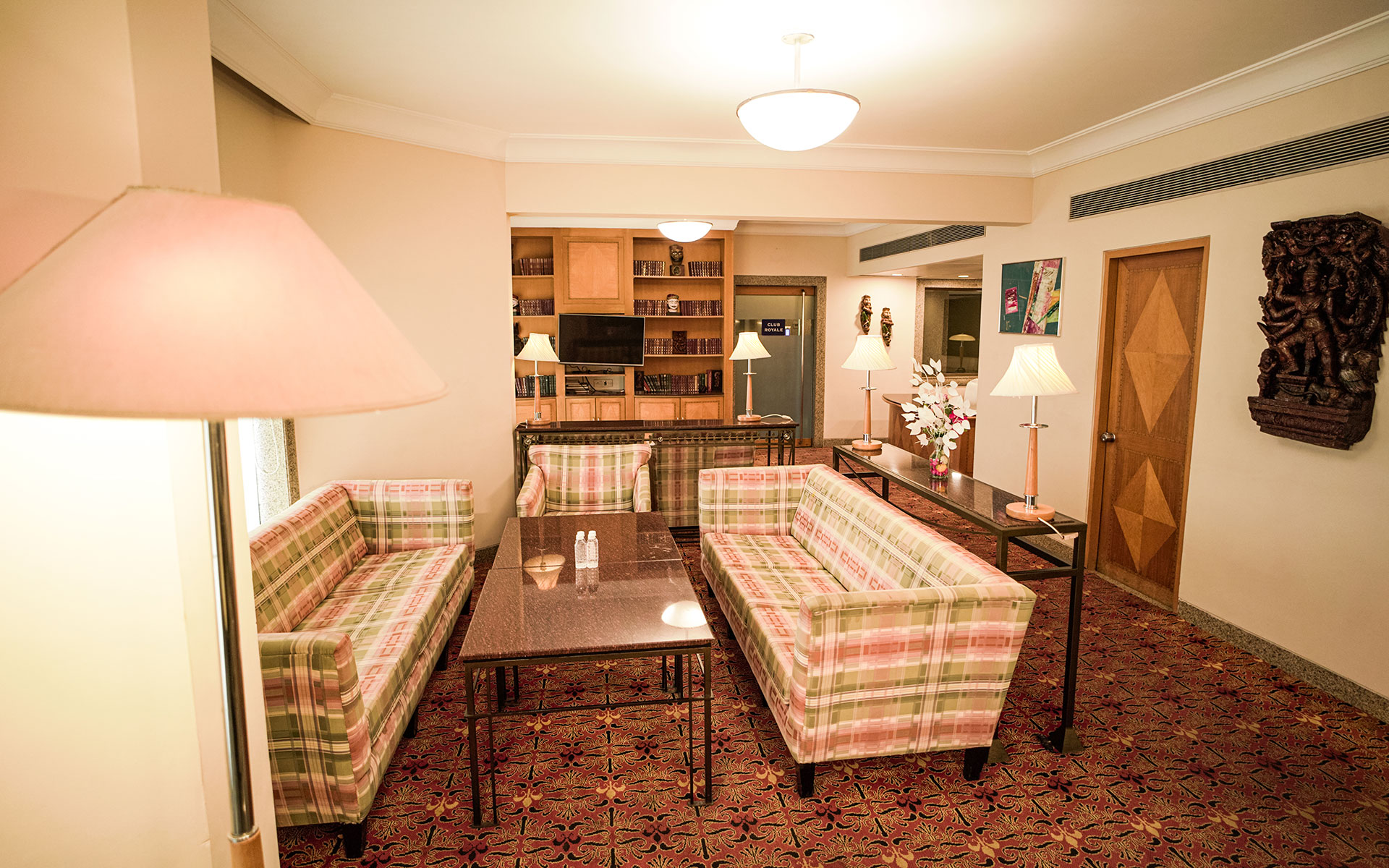 club-royale-lounge-ambassador-ajanta-aurangabad