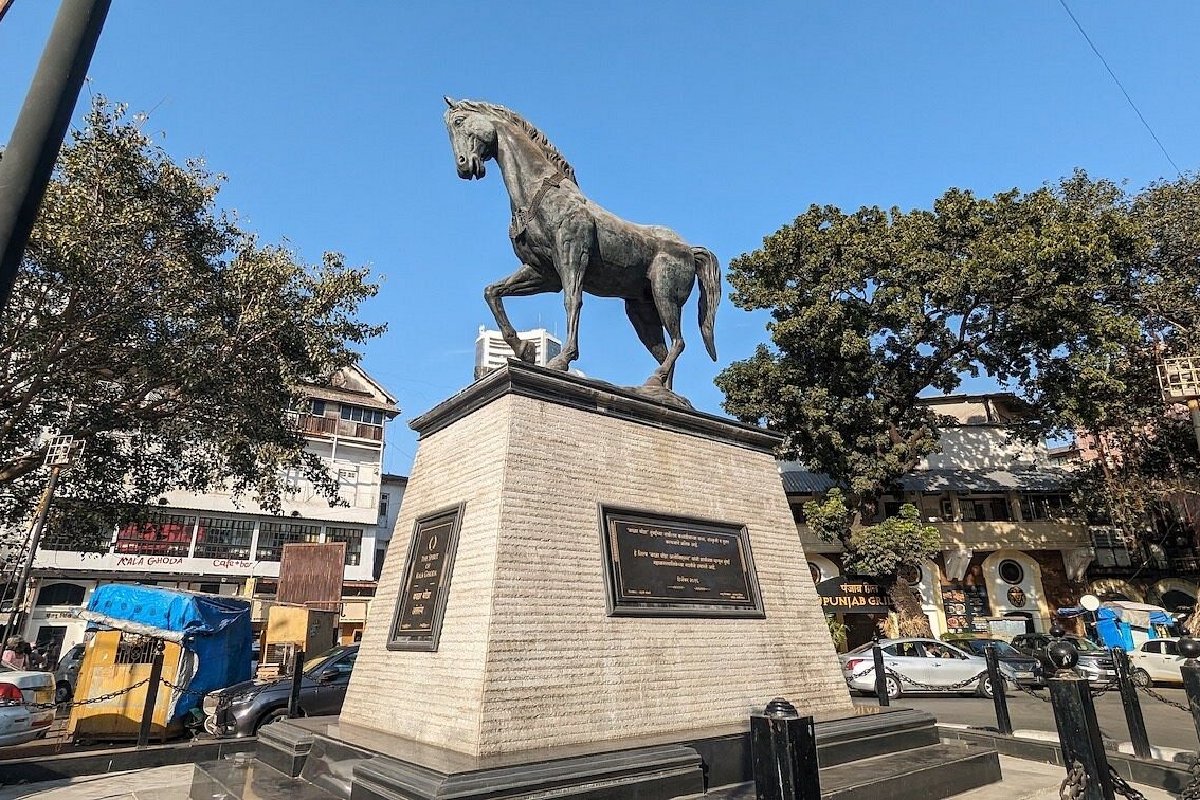 kala-ghoda-near-marine-drive