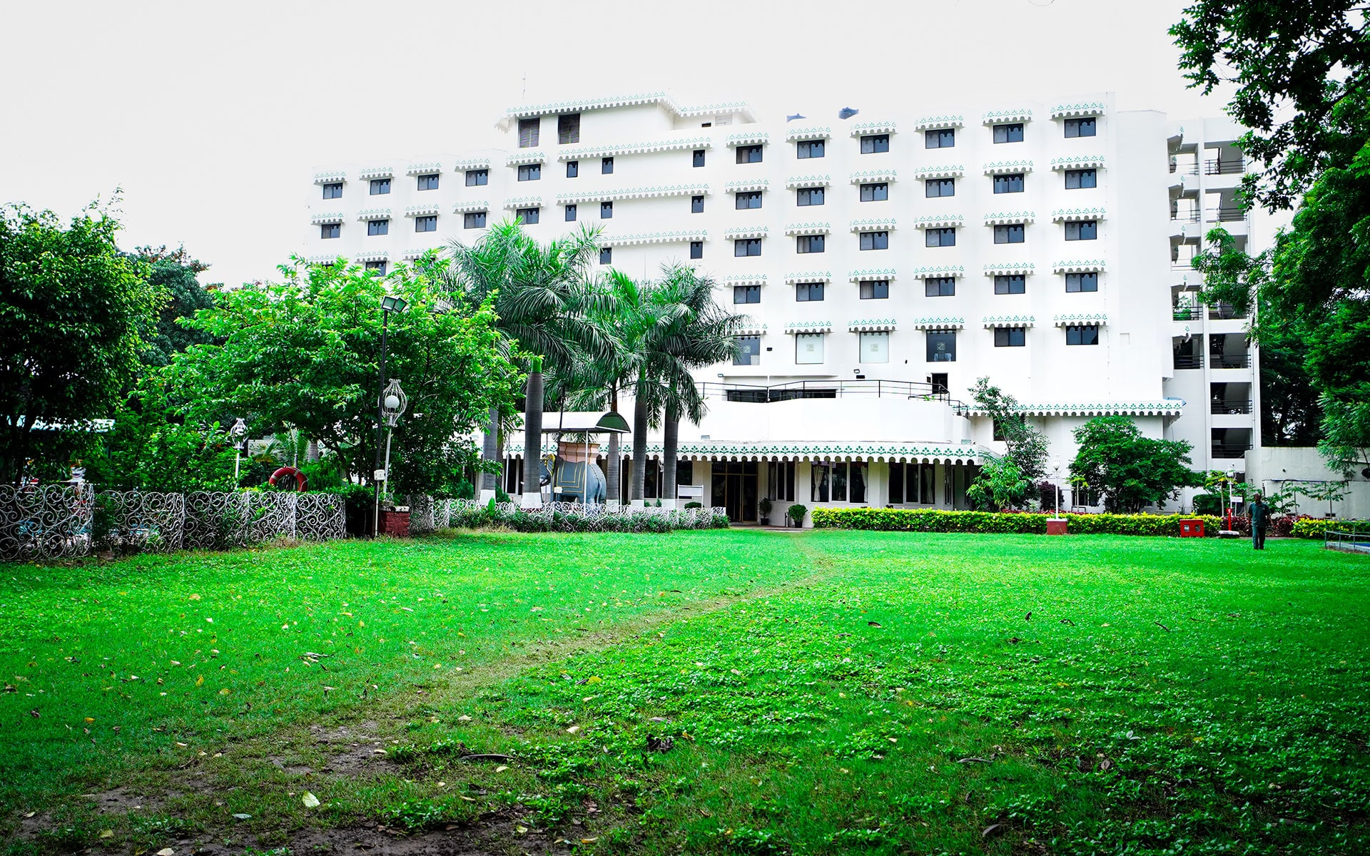 wedding-lawns-ambassador-ajanta-aurangabad